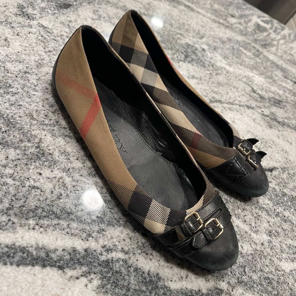 Burberry flats